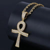 Collier pendentif Croix de Vie Ankh zircon or porté avec chaîne corde