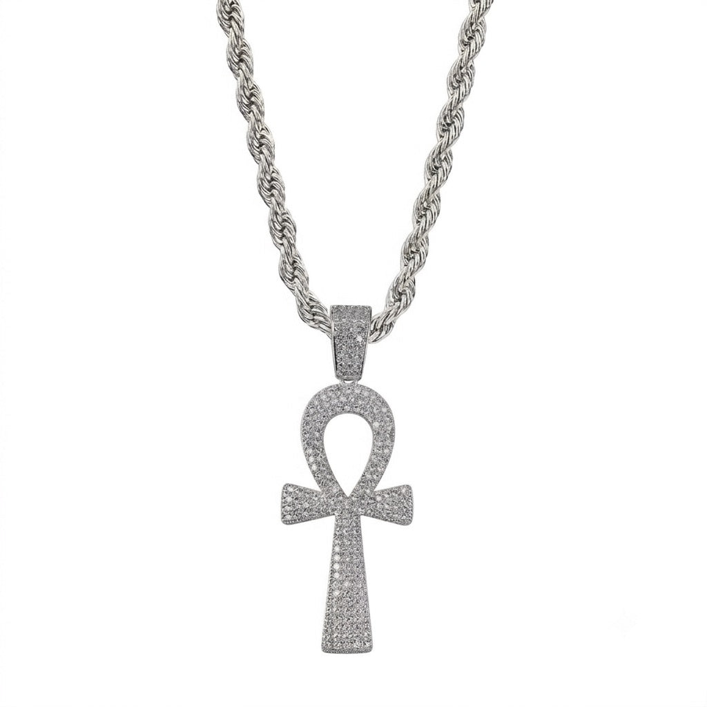 Collier pendentif Croix de Vie Ankh pavé argent sur fond blanc